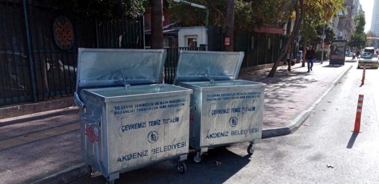Akdeniz ilçesinde günde 400 ton çöp toplanıyor