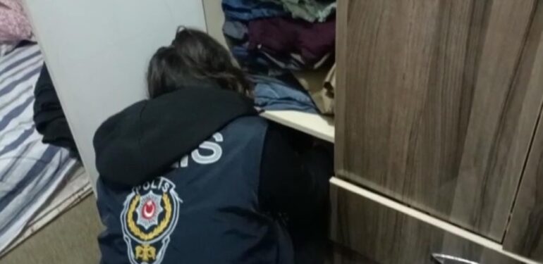 Mersin merkezli siber dolandırıcılık operasyonunda 22 gözaltı