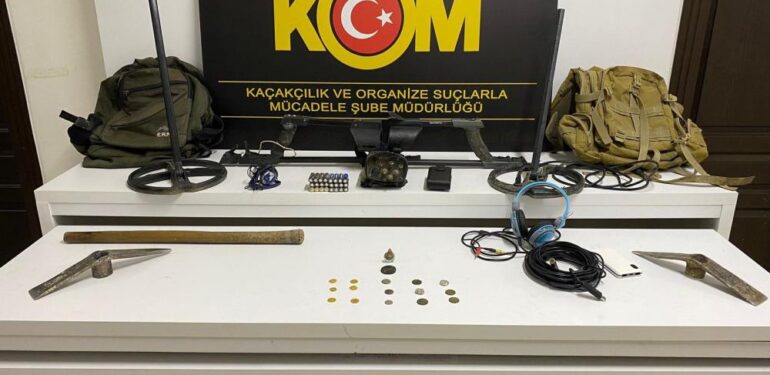 Mersin’de tarihi eser kaçakçılarına operasyon: 2 gözaltı