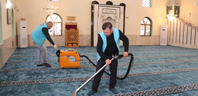 Toroslar’da ibadethaneler temizleniyor