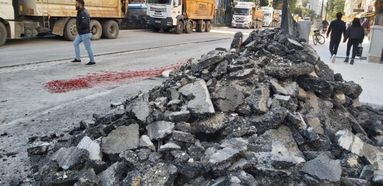 ‘Kot Farkı’ nedeniyle İstiklal Caddesi ‘Yap-Boz’a döndü
