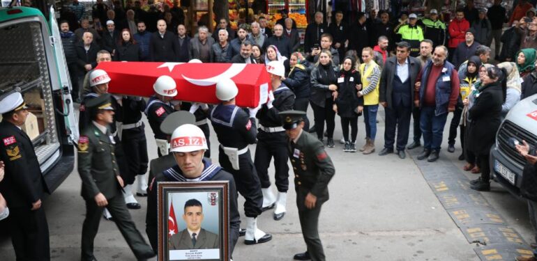 Mersinli şehit uzman çavuş son yolculuğuna uğurlandı