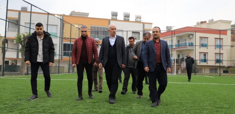 Madımak Parkı içindeki halı saha yenilendi