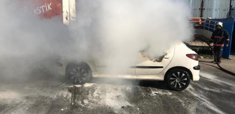 Bakıma alınan otomobil yandı