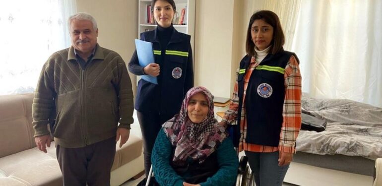Akdeniz’de yaşlı ve engelli vatandaşlara destek sürüyor