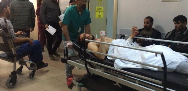 Adliye parkında silahlı kavga: 2 yaralı