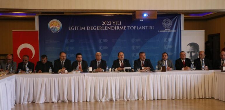 Vali Pehlivan: “Kütüphanesiz okul kalmadı”