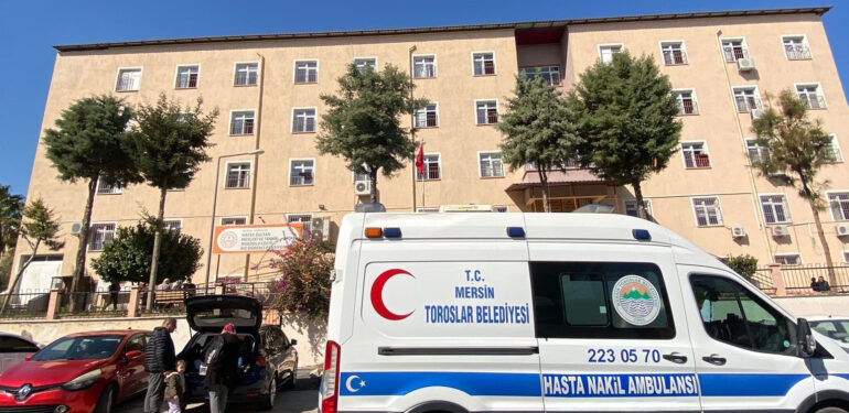 Toroslar Belediyesinden depremzedelere sağlık hizmeti