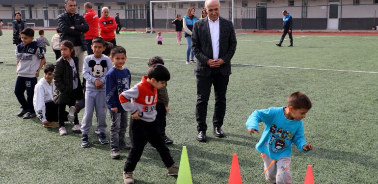 Depremzede çocuklar oyunla moral buluyor