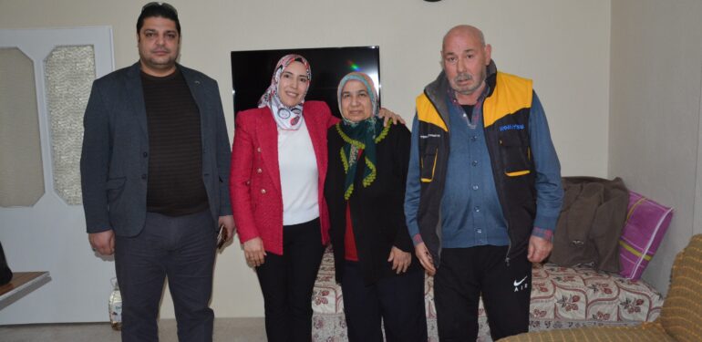 Kadın otobüs şoförü, kalp spazmı geçiren yolcuyu sağlık ekiplerine ulaştırdı