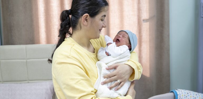 35 haftalık hamileyken depreme yakalandı, haftalar sonra Mersin’de doğum yaptı