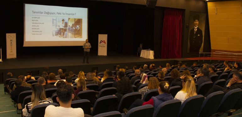 Mersin Büyükşehir Belediyesi personeline etkili iletişim eğitimi
