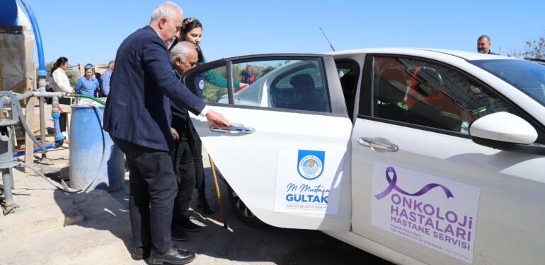 AKDENİZ BELEDİYESİ, ONKOBÜS HİZMETİ İLE KANSER HASTALARININ YANINDA