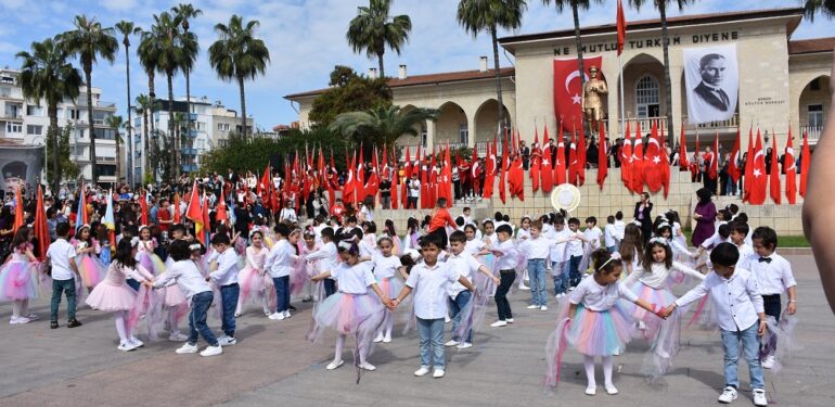 23 NİSAN COŞKUYLA KUTLANDI