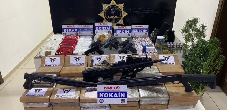 Mersin emniyeti uyuşturucu tacirlerine geçit vermiyor