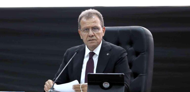 Mersin Büyükşehir’den emekli olan EYT’liler isyan etti