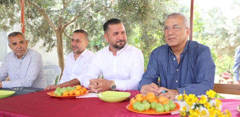 Başkan Tarhan 1 günde 5 mahalleyi gezdi