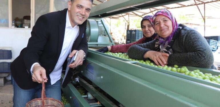 Altunok, Silifke Erik Pazarını ziyaret etti