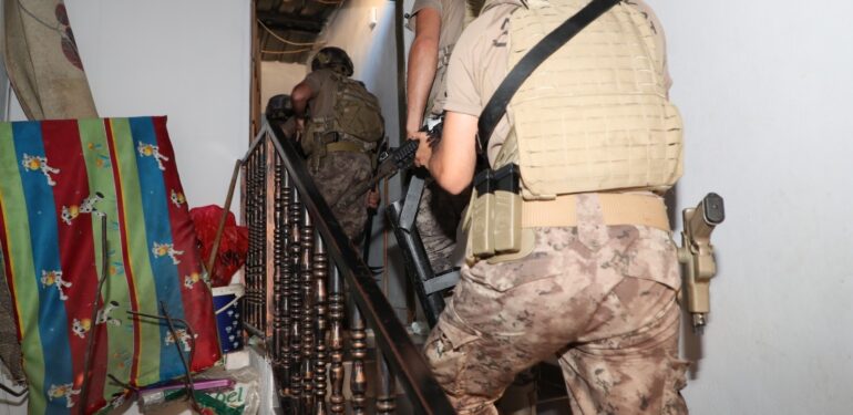 MERSİN EMNİYETİ TORBACILARA GÖZ AÇTIRMIYOR