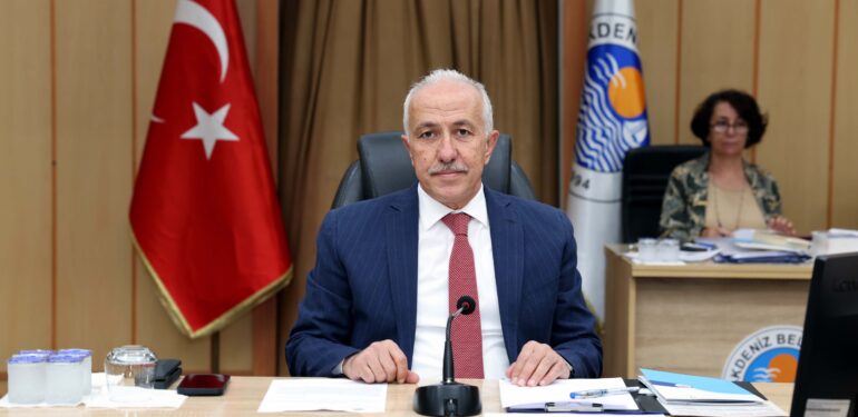 YENİDEN ADAY OLDUĞUNU AÇIKLAYAN GÜLTAK, “DAHA GİDECEK ÇOK YOLUMUZ, YAPACAK ÇOK İŞİMİZ VAR”