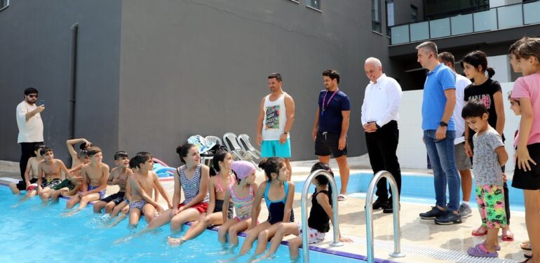 AKDENİZ BELEDİYESİ’NDEN ÇOCUKLARA 5 FARKLI DALDA KURS