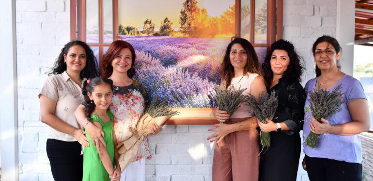 KADINLAR ÜRETEREK MERSİN’İN TANITIMINI YAPIYOR