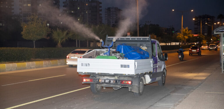 BÜYÜKŞEHİR 160 BİN NOKTADA DÜZENLİ İLAÇLAMA YAPIYOR