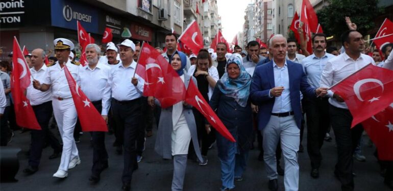 BAŞKAN GÜLTAK’TAN DEMOKROSİ NÖBETİNE DAVET