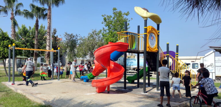 GÜNEŞ MAHALLESİ ÇOCUK PARKININ OYUN GRUPLARI YENİLENDİ