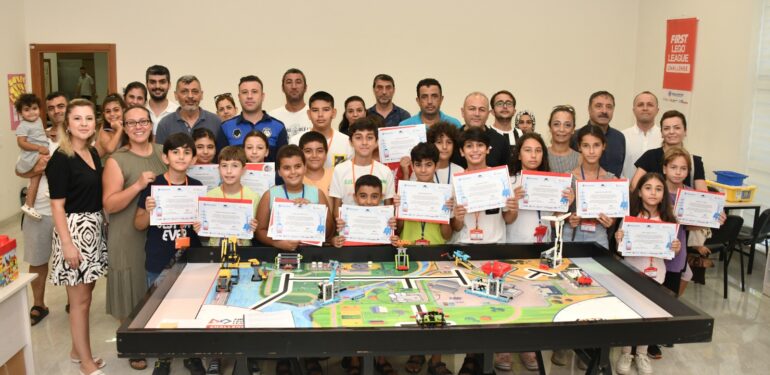 Robotik Kodlama Eğitimleriyle Yaz Tatili Keyfi İkiye Katlandı: Yenişehir Belediyesi Çocukları ve Aileleri Mutlu Etti