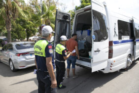 BÜYÜKŞEHİR ZABITA EKİPLERİNDEN OKUL SERVİSLERİNE DENETİM (3) (1)