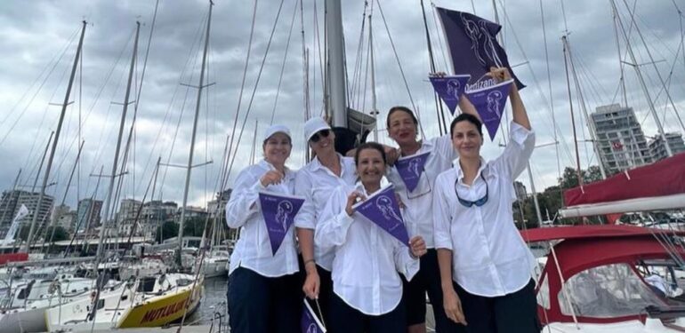 MERSİNLİ KIZLARDAN YELKEN YARIŞLARINDA BÜYÜK GURUR