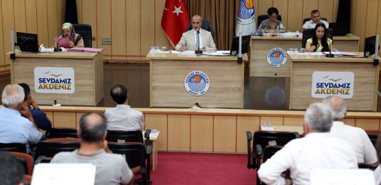 AKDENİZ BELEDİYESİ’NDEN EĞİTİM, KÜLTÜR VE SANATA BÜYÜK DESTEK