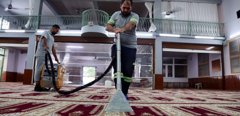 AKDENİZ BELEDİYESİNDEN İBADETHANELERE KESİNTİSİZ HİZMET