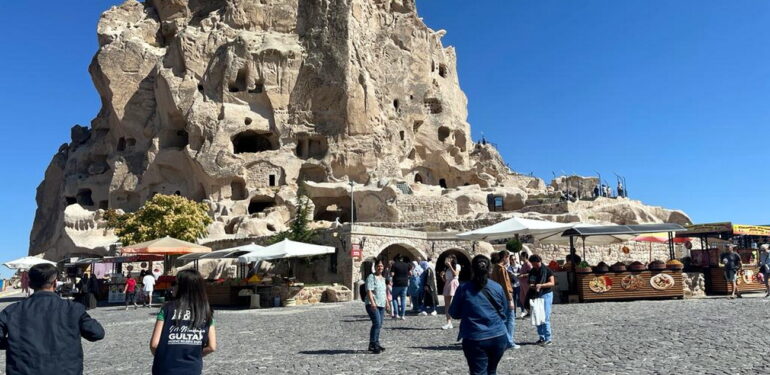 Akdeniz Belediyesi Kadınlar için Kapadokya Gezilerini Sürdürüyor