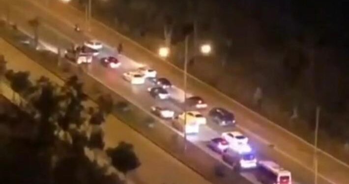 Yolu Kapatıp Ambulansın Geçişine Engel Olan Sürücüye Ceza