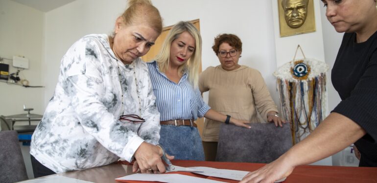 ÜRETİCİ KADIN STANDINDAN KENDİ MARKASINI YARATTI