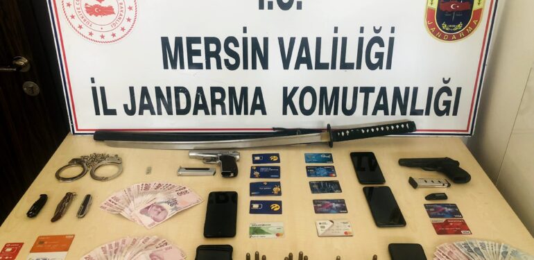MERSİN JANDARMA EKİPLERİ  DOLANDIRICILARI ENSELEDİ