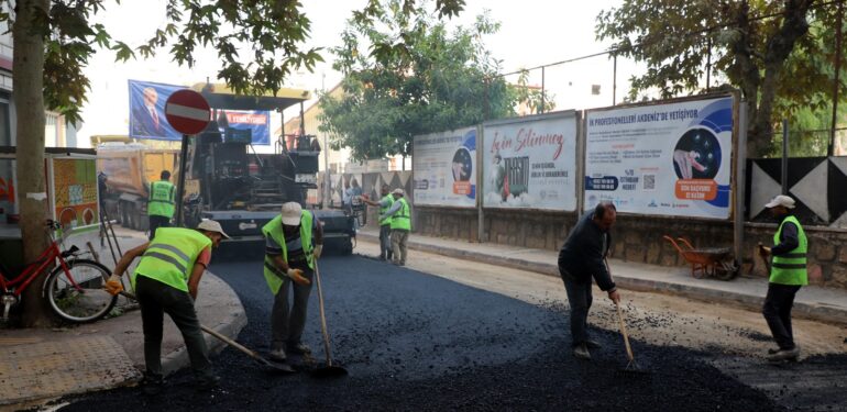 AKDENİZ’DE ASFALT ÇALIŞMASI