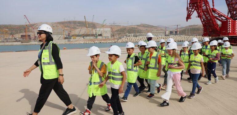 Gülnarlı Öğrencı̇ler Akkuyu NGS Sahasını Gezdi