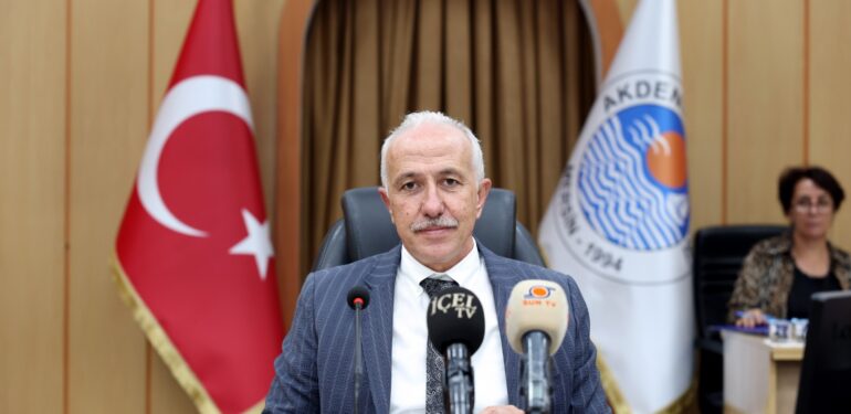 AKDENİZ BELEDİYE BAŞKANI GÜLTAK SU SPORLARI FESTİVALİNE DAVET ETTİ