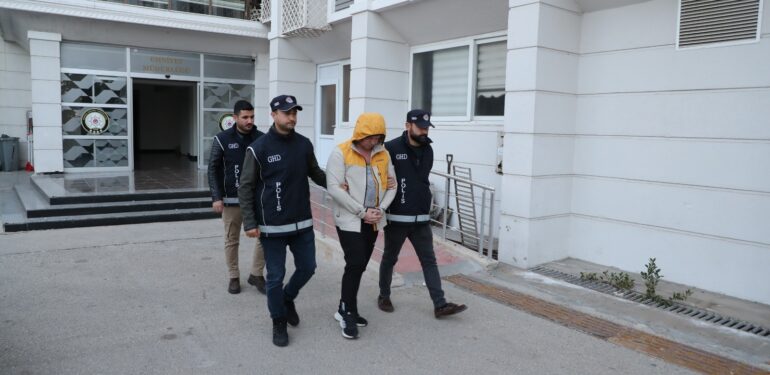 Dolandırıcılıktan Interpol tarafından aranan şahıs Mersin’de yakalandı