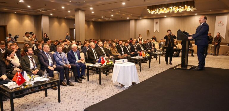 Vali Pehlivan: “Bizim güçlü olmamız dünyanın da lehine olacaktır”