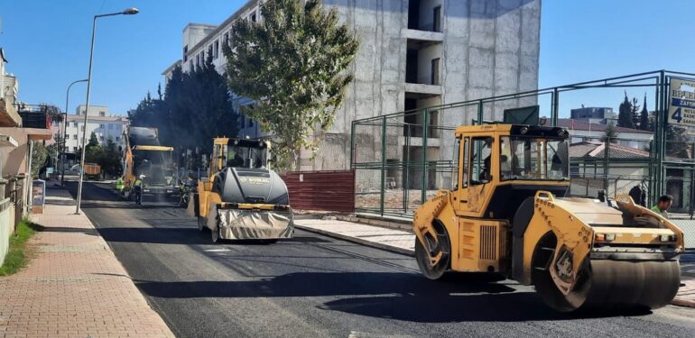 Akdeniz’de asfalt çalışmaları aralıksız sürüyor