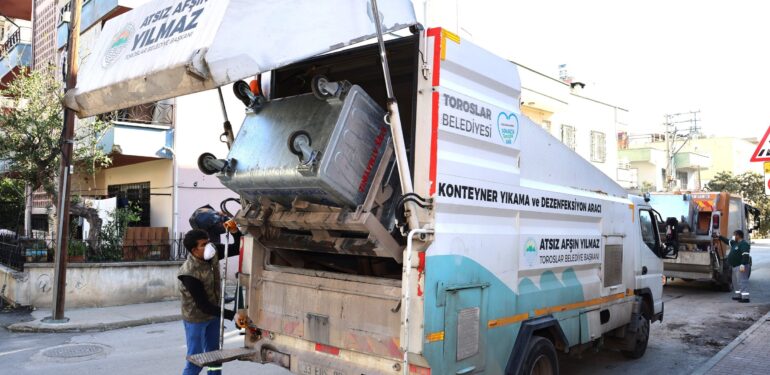 Toroslarda çöp konteynerlerine yönelik dezenfekte çalışması gerçekleştirildi