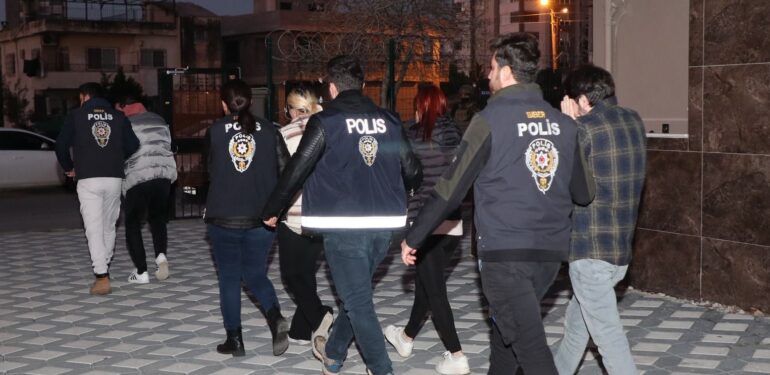 Mersin’de yasa dışı bahis operasyonu: 16 gözaltı