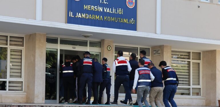 Mersin merkezli 2 ilde gerçekleştirilen DEAŞ operasyonuna 7 tutuklama