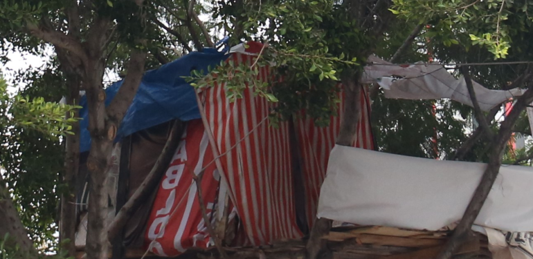 Bu evi gören dönüp bir daha bakıyor