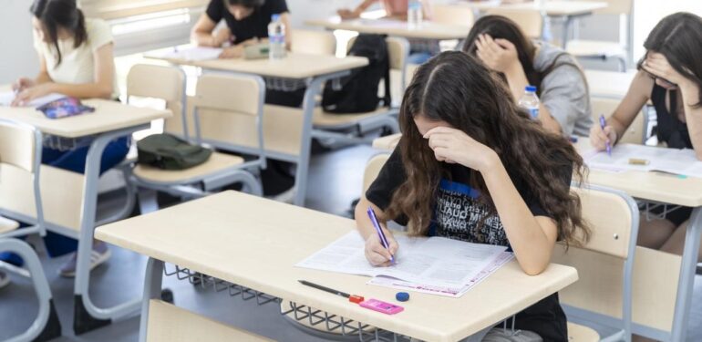 Mersin Büyükşehir Belediyesi, sosyal projelerle vatandaşlara destek oluyor