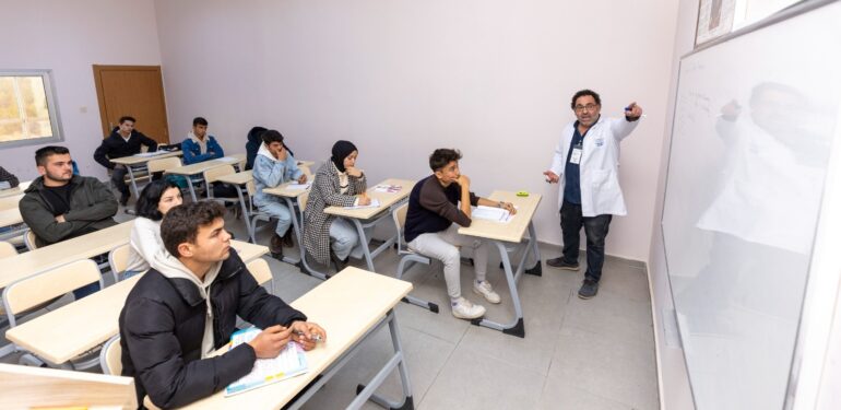 GÜLNAR’DA ÖĞRENCİLER KURS MERKEZİNDE EĞİTİM ALMAYA DEVAM EDİYOR